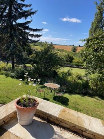 Stonesfield Masons Cottage, An Idyllic Retreat In An Area Of Outstanding Beauty, Close To Blenheim Palace, Oxford & The Cotswolds מראה חיצוני תמונה